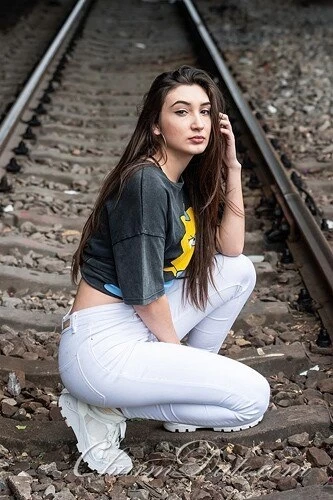 Karina, 26